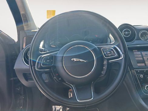 Used 2013 Jaguar XJ AWD image 12