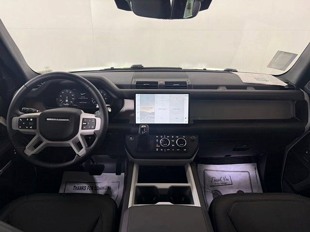 New 2025 Land Rover Defender 130 X-Dynamic SE AWD/4WD image 20
