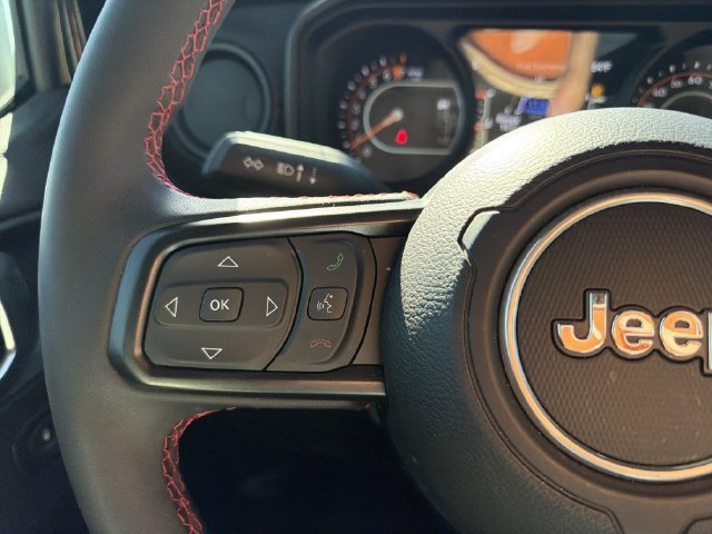 Used 2025 Jeep Gladiator Rubicon AWD/4WD image 30