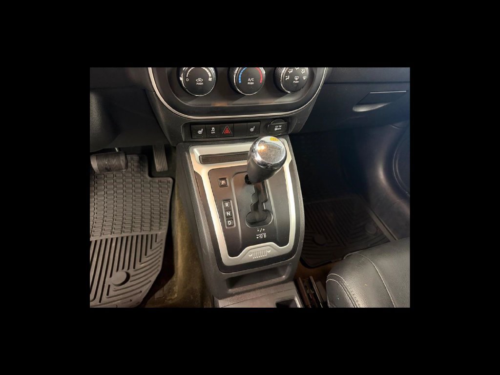 Used 2017 Jeep Compass Latitude AWD/4WD image 24