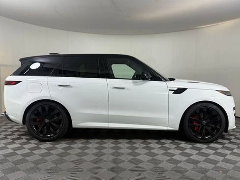 New 2025 Land Rover Range Rover Sport Dynamic SE image 9