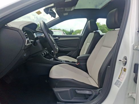 Used 2019 Volkswagen Jetta R-Line w/ R-Line Cold Weather Package FWD image 14