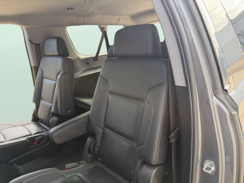 Used 2020 Chevrolet Suburban Premier image 17