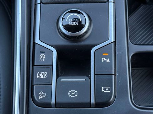Used 2024 Kia Sorento S FWD image 27