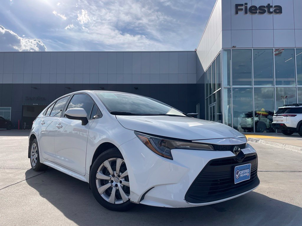 Used 2025 Toyota Corolla LE FWD image 1