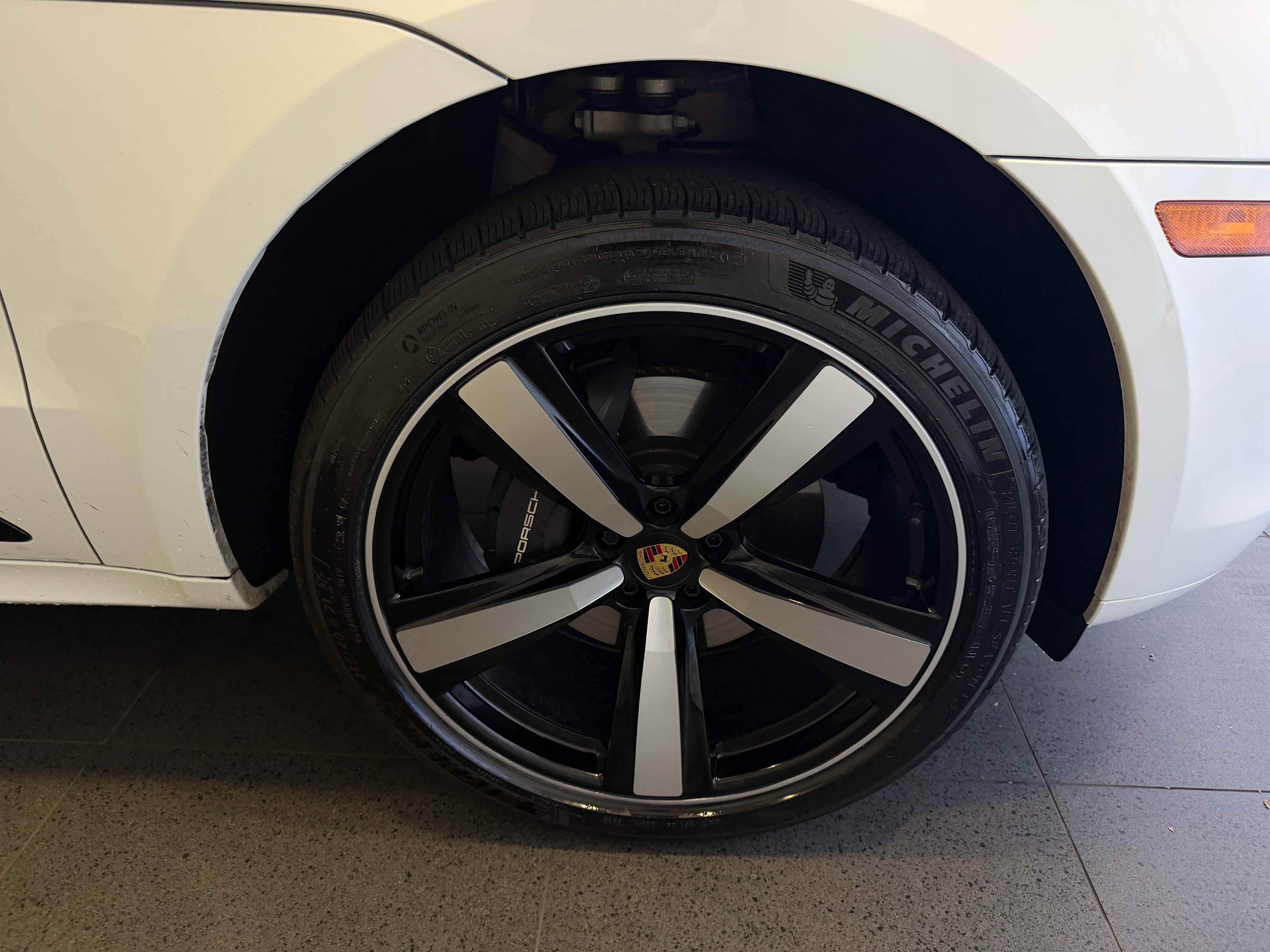 Certified 2026 Porsche Macan Turbo AWD/4WD image 13