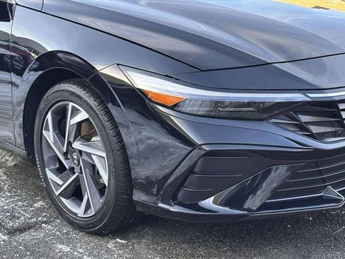 Used 2025 Hyundai Elantra SEL image 11