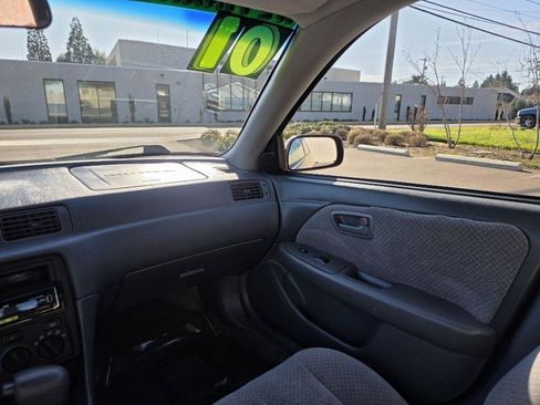 Used 2001 Toyota Camry CE image 11