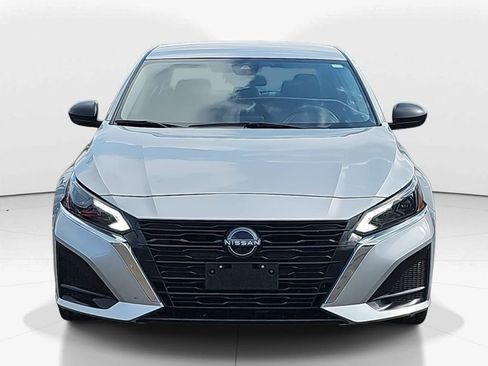 Used 2024 Nissan Altima 2.5 SV image 11