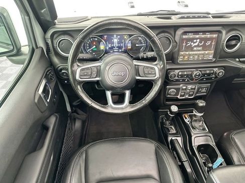 Used 2023 Jeep Wrangler Unlimited Sahara w/ Cold Weather Group AWD/4WD image 11