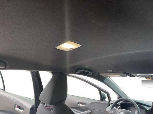 Used 2025 Toyota Corolla SE image 21