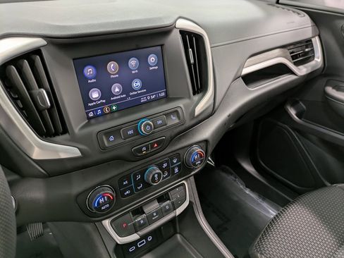 Used 2022 GMC Terrain SLE w/ Driver Convenience Package image 10