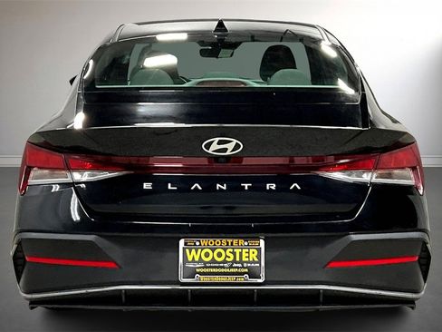 Used 2024 Hyundai Elantra SEL image 6