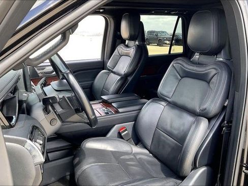 Used 2024 Lincoln Navigator Reserve image 29