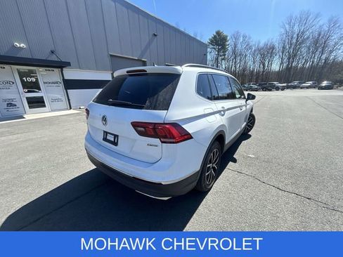 Used 2021 Volkswagen Tiguan SE w/ Panoramic Sunroof Package image 4