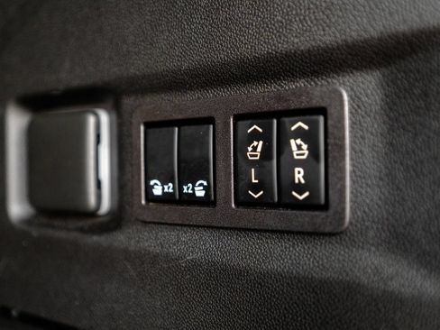Used 2023 GMC Yukon Denali AWD/4WD image 48