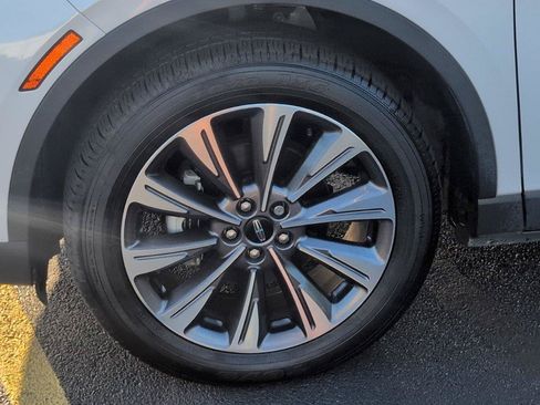 Used 2022 Lincoln Corsair Reserve w/ Elements Package FWD image 11