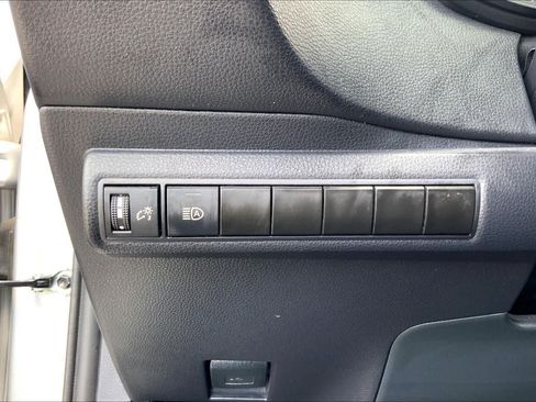 Used 2025 Toyota Corolla LE FWD image 32