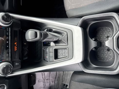 Used 2019 Toyota RAV4 XLE FWD image 23