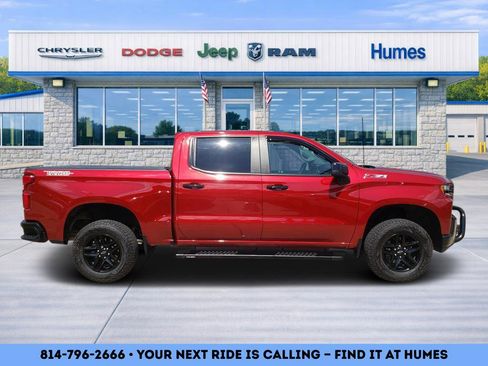 Used 2021 Chevrolet Silverado 1500 LT Trail Boss w/ Bed Protection Package AWD/4WD image 2