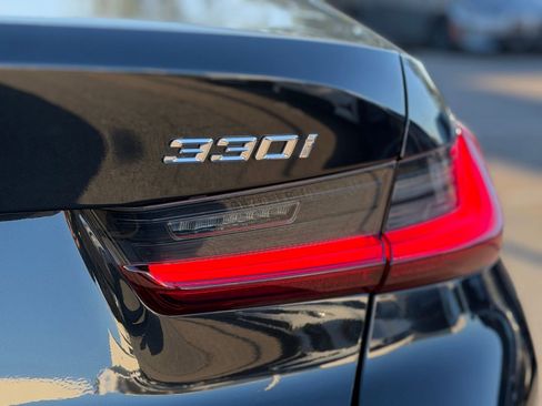 Certified 2022 BMW 330i Sedan w/ Driving Assistance Package image 10