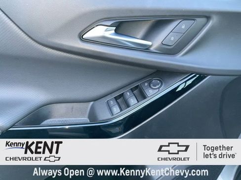 Used 2025 Chevrolet Equinox LT image 23