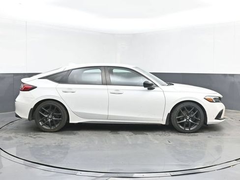 Used 2023 Honda Civic Sport image 11