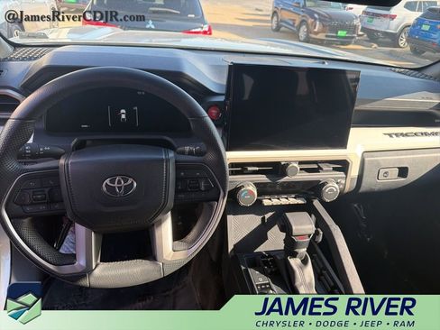 Used 2024 Toyota Tacoma TRD Off-Road image 11