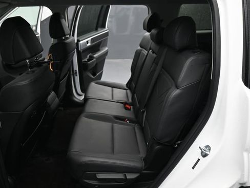 Used 2025 Hyundai Santa Fe SEL image 13