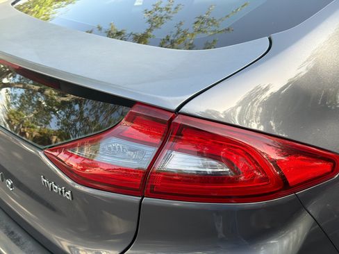 Used 2018 Hyundai Ioniq SEL FWD image 23