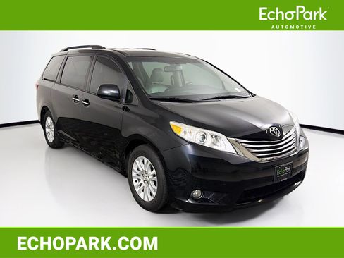 Used 2017 Toyota Sienna XLE w/ XLE Navigation Package FWD image 1