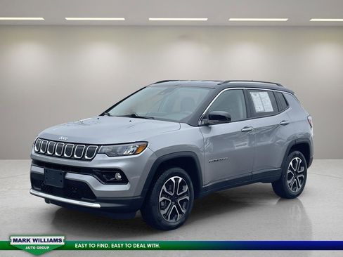 Used 2022 Jeep Compass Limited image 3