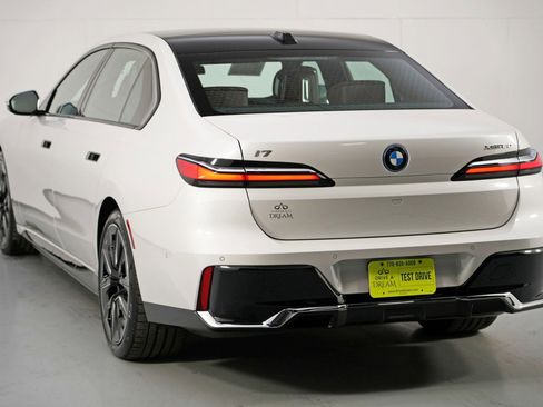 Used 2023 BMW i7 xDrive60 w/ Executive Package 2 image 61