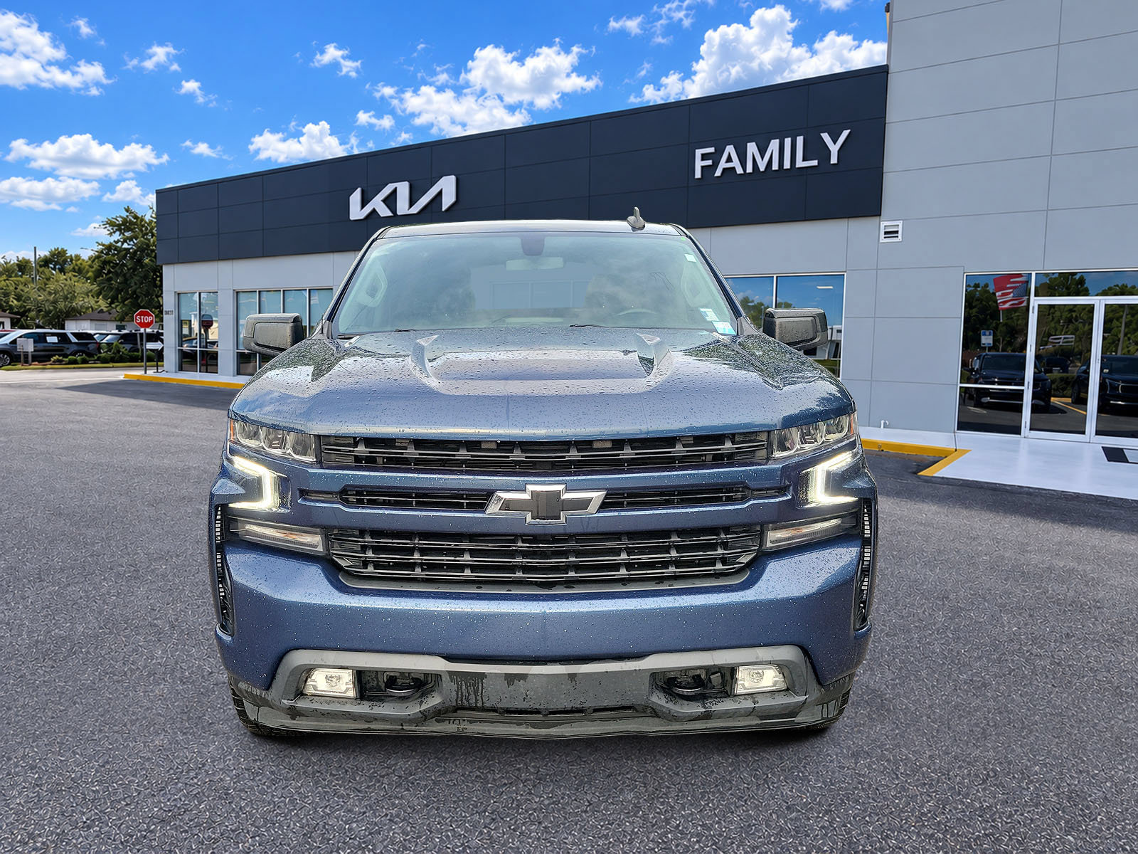 Used 2022 Chevrolet Silverado 1500 RST AWD/4WD image 2