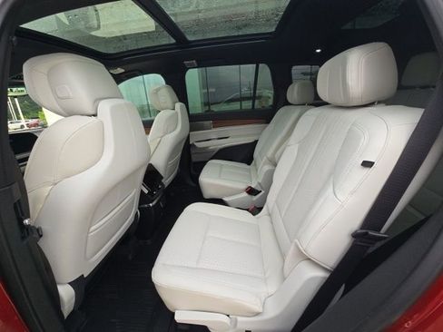 New 2026 Cadillac Vistiq Sport w/ LPO, Floor Liner Package image 14