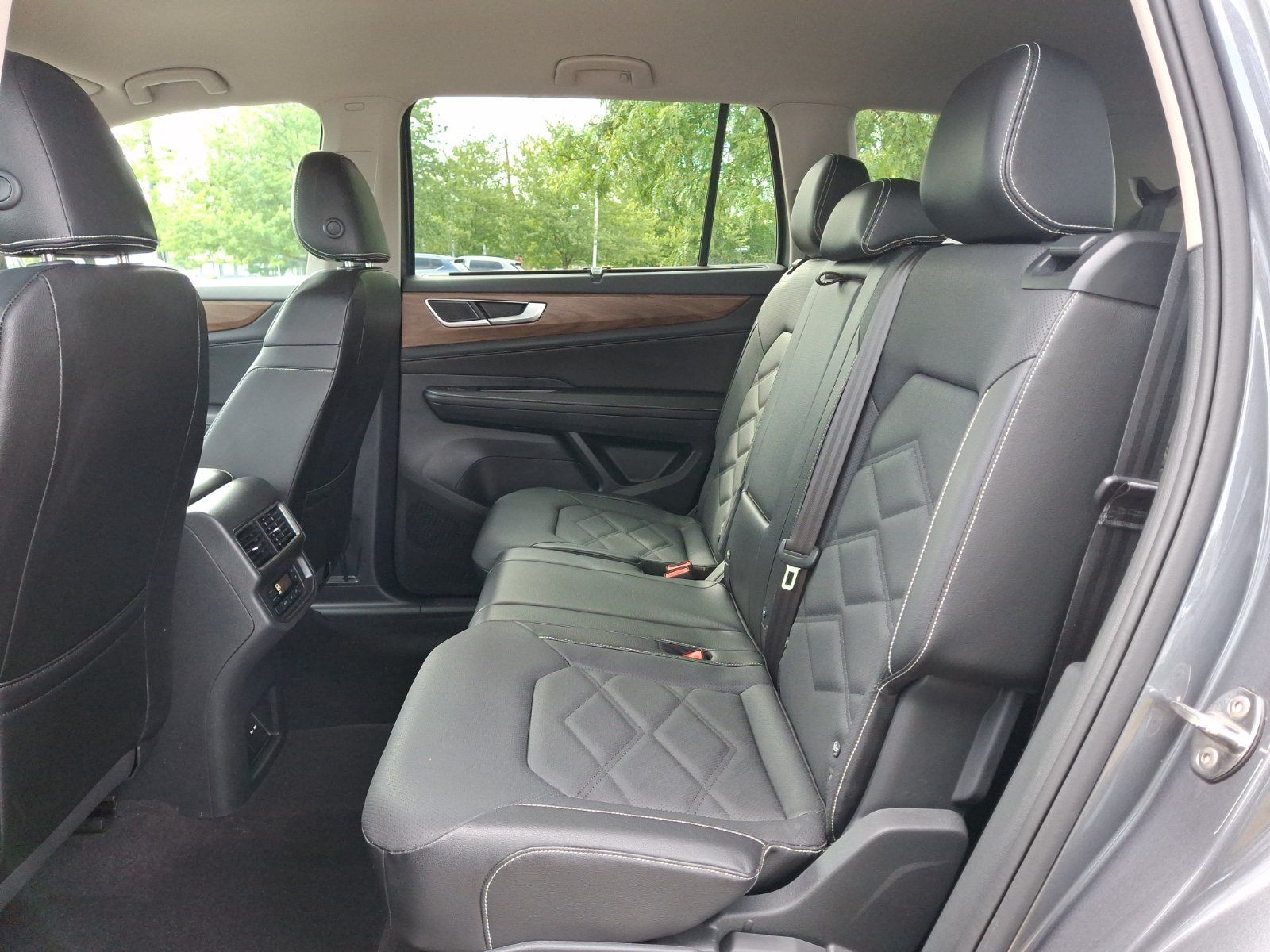 Certified 2024 Volkswagen Atlas SE AWD/4WD image 11
