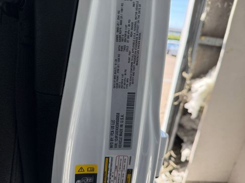 Used 2025 Jeep Wrangler Sahara image 28