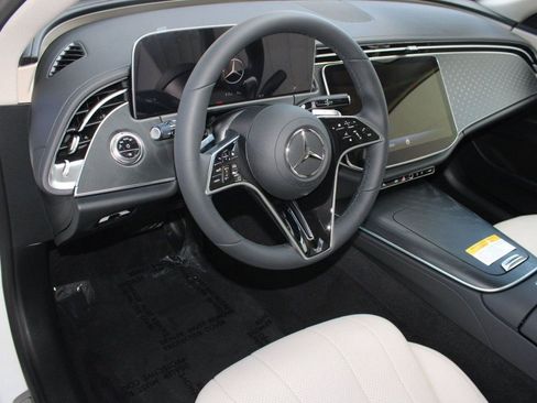 Used 2026 Mercedes-Benz E 350 Sedan image 4