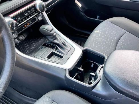 Certified 2025 Toyota RAV4 XLE w/ Convenience Package FWD image 17