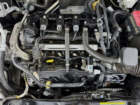 Used 2019 Nissan Kicks SV image 38