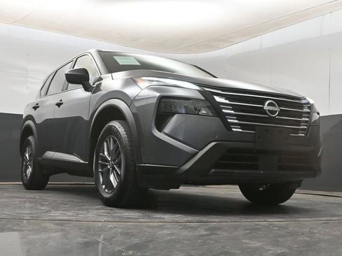 Used 2024 Nissan Rogue S AWD/4WD image 14
