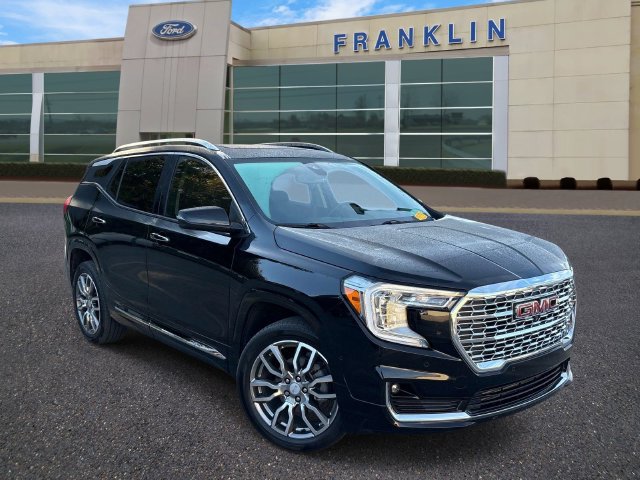 Used 2024 GMC Terrain Denali w/ Denali Premium Package AWD/4WD image 1
