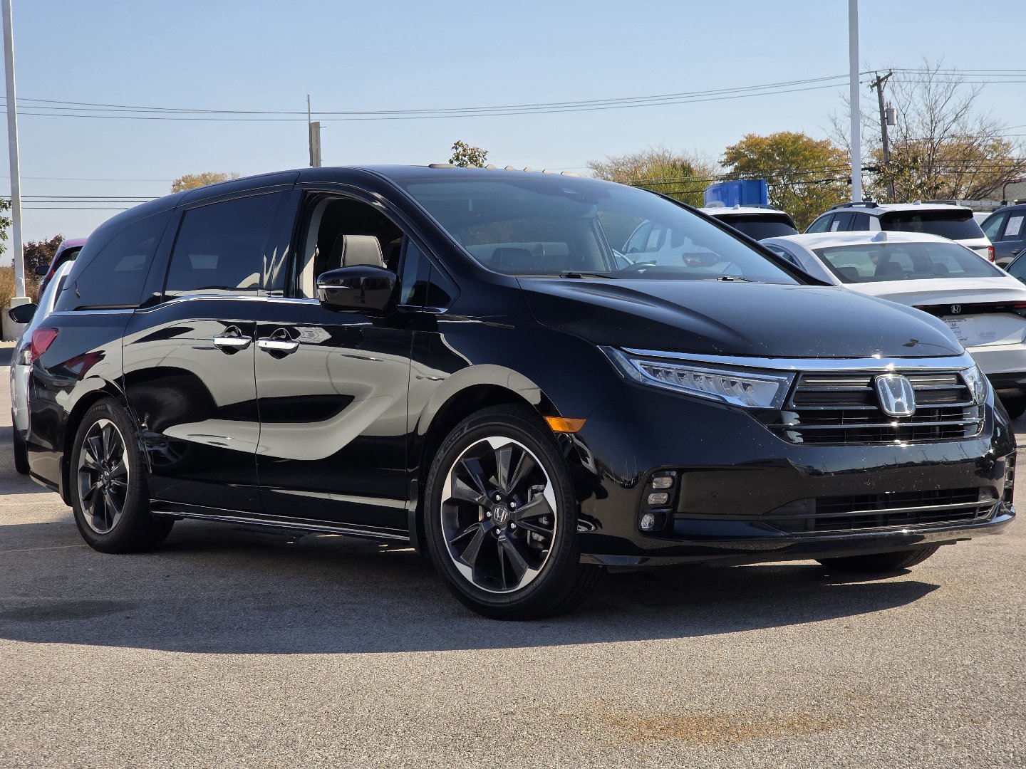 Used 2024 Honda Odyssey Elite image 2