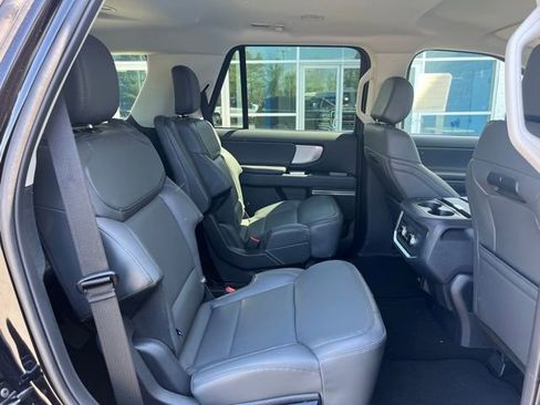 New 2026 Ford Expedition Active RWD image 6