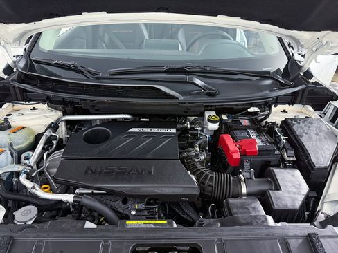 Certified 2025 Nissan Rogue SV image 40