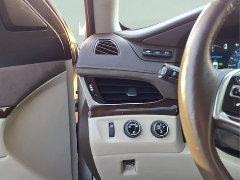 Used 2016 Cadillac Escalade Premium AWD/4WD image 11