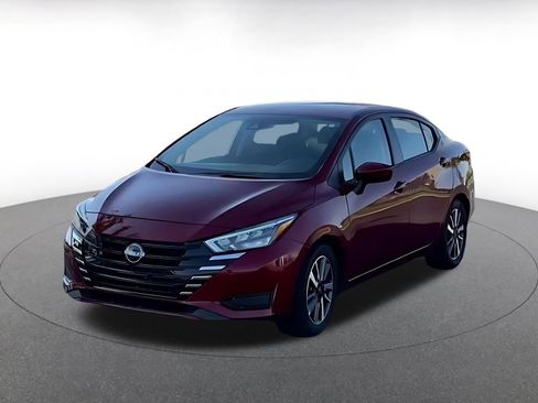 Used 2025 Nissan Versa SV image 4