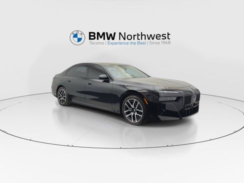 Used 2026 BMW 760i xDrive w/ Executive Package AWD/4WD image 6