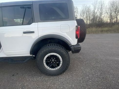 Certified 2023 Ford Bronco Badlands w/ Sasquatch Package image 25