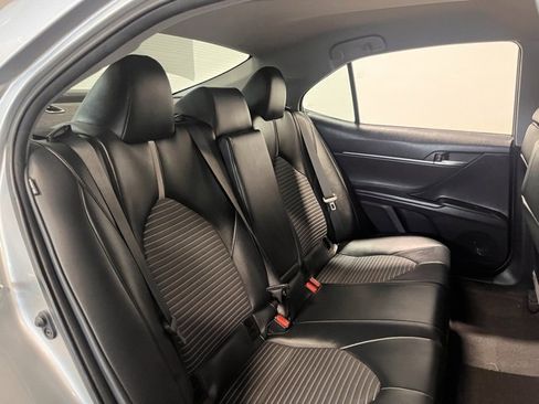 Used 2022 Toyota Camry SE image 13